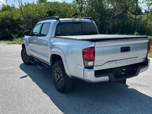 Used 2023 Toyota Tacoma SR5 w/ Technology Package AWD/4WD image 5
