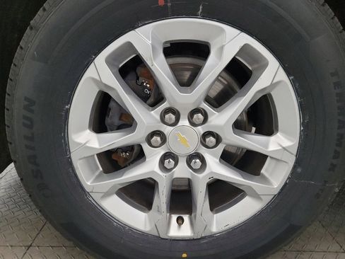 Used 2021 Chevrolet Traverse LS FWD image 31