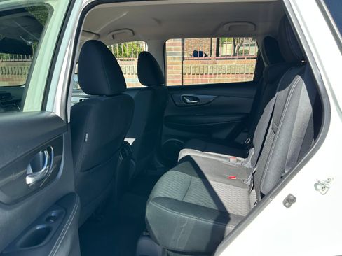 Used 2019 Nissan Rogue SV FWD image 7