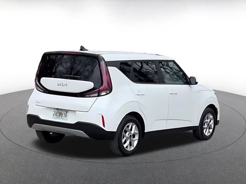 Used 2025 Kia Soul LX w/ LX Technology Package FWD image 12