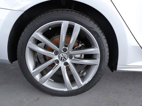 Used 2017 Volkswagen Passat 1.8T R-Line image 45