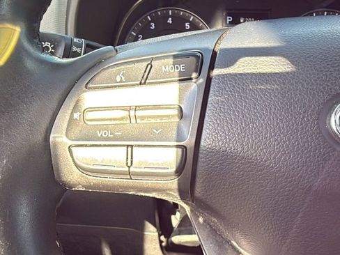 Used 2020 Hyundai Kona Limited FWD image 30