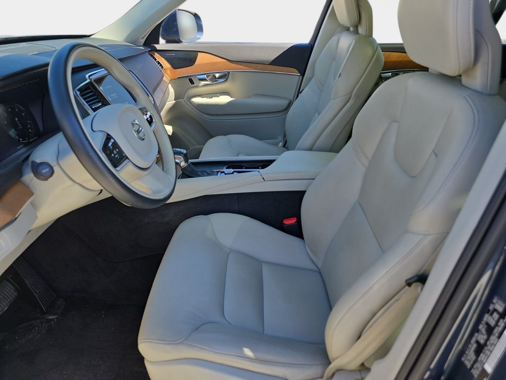 Used 2022 Volvo XC90 T6 Momentum AWD/4WD image 20