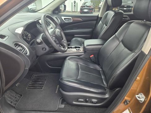 Used 2017 Nissan Pathfinder Platinum w/ Cargo Package AWD/4WD image 16