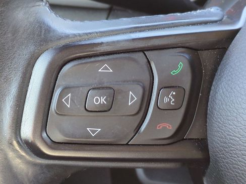 Used 2018 Jeep Wrangler Sport S image 23