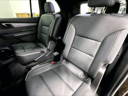 Used 2025 Buick Enclave Sport Touring FWD image 31