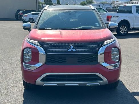 Used 2025 Mitsubishi Outlander 4WD Plug-In Hybrid image 9