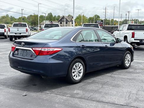 Used 2016 Toyota Camry LE FWD image 3