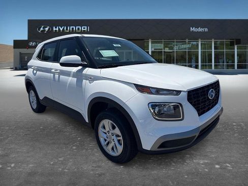New 2026 Hyundai Venue SE FWD image 2
