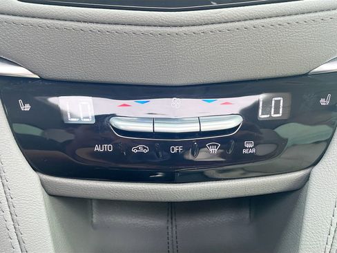 Used 2025 Cadillac XT5 Premium Luxury FWD image 16