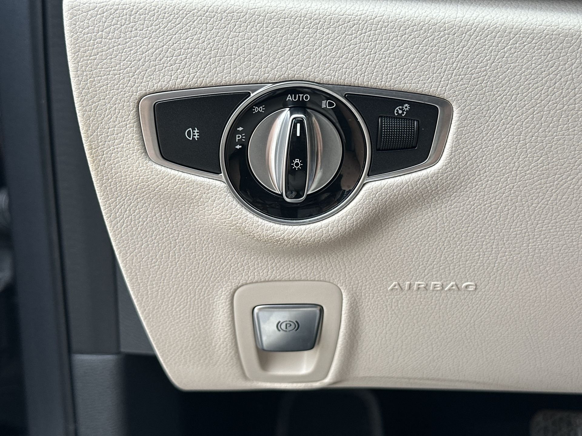 Used 2020 Mercedes-Benz E 350 Sedan image 18