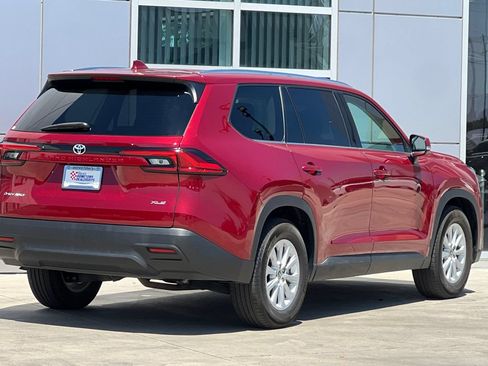 Certified 2024 Toyota Grand Highlander AWD Hybrid image 4