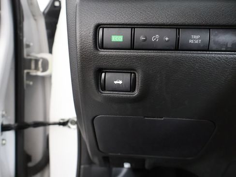 Used 2023 Nissan Sentra SV FWD image 38