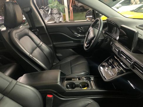 Used 2022 Lincoln Corsair Standard AWD 4dr SUV w/ Premium Package image 12