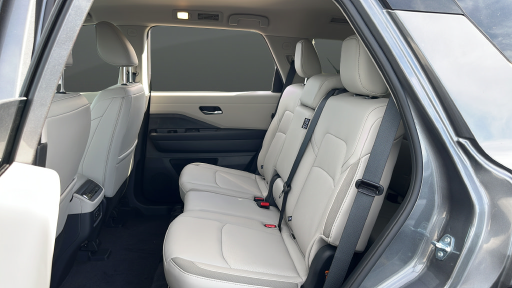 New 2026 Nissan Pathfinder SL AWD/4WD image 21