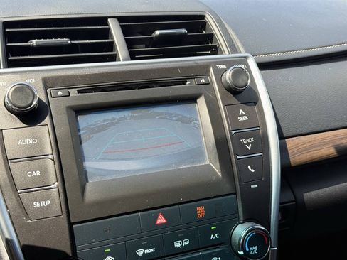 Used 2015 Toyota Camry LE FWD image 12