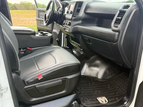 Used 2023 RAM 3500 Tradesman w/ Chrome Appearance Group AWD/4WD image 18