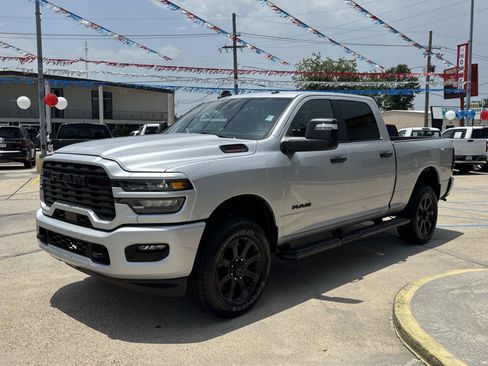 Used 2026 RAM 2500 Big Horn AWD/4WD image 3