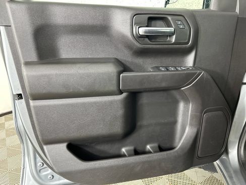 Used 2024 Chevrolet Silverado 1500 Custom Trail Boss w/ Dark Appearance Package AWD/4WD image 12