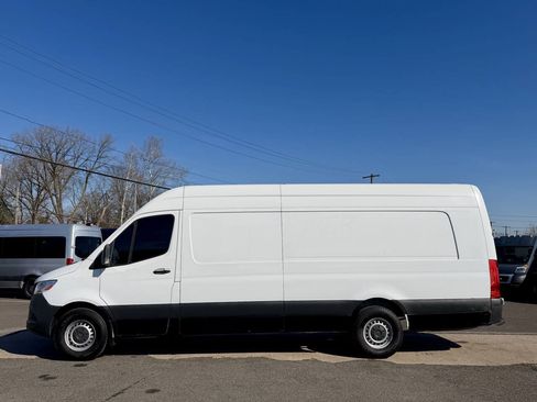 Used 2021 Mercedes-Benz Sprinter 2500 image 15