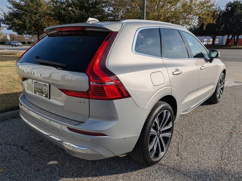 Certified 2023 Volvo XC60 B5 Ultimate w/ Climate Package image 4
