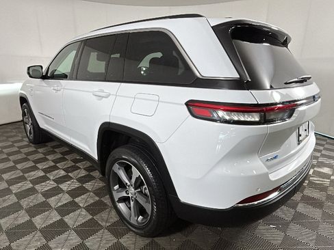 Used 2023 Jeep Grand Cherokee 4WD 4xe image 4