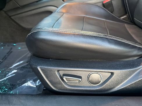 Used 2018 Ford Mustang Premium image 18