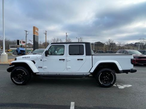 Used 2022 Jeep Gladiator Willys image 6