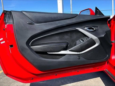 Used 2018 Chevrolet Camaro LT image 18