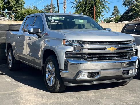 Used 2022 Chevrolet Silverado 1500 LTZ AWD/4WD image 2