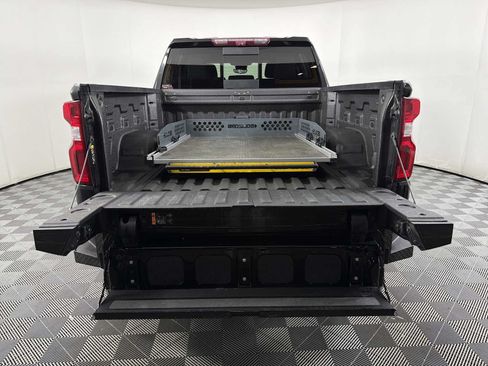 Used 2022 Chevrolet Silverado 1500 LTZ w/ LTZ Premium Package AWD/4WD image 17