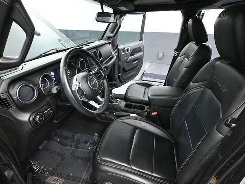 Used 2018 Jeep Wrangler Unlimited Sahara image 24