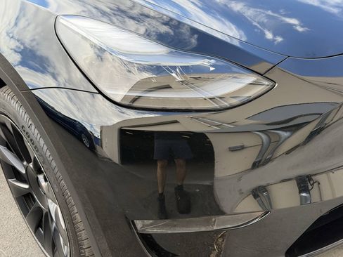 Used 2023 Tesla Model Y Long Range AWD/4WD image 26