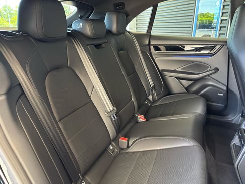 Used 2025 Porsche Macan Electric RWD image 24