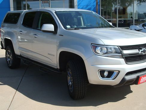 Used 2020 Chevrolet Colorado Z71 AWD/4WD image 3