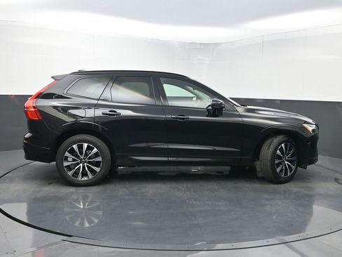 Used 2024 Volvo XC60 B5 Plus w/ Protection Package Premier image 42