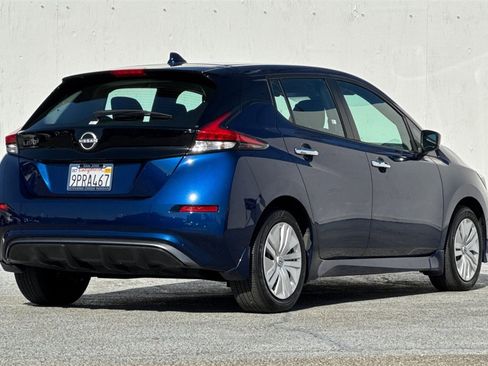 Used 2023 Nissan Leaf S image 4
