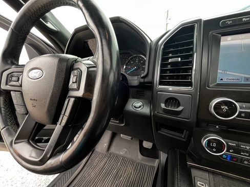 Used 2018 Ford Expedition Limited w/ Equipment Group 301A AWD/4WD image 22