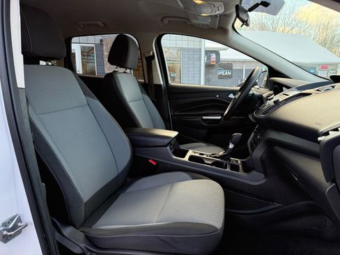 Used 2017 Ford Escape SE image 11