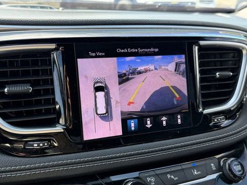 Used 2020 Chrysler Pacifica Limited w/ Advanced Safetytec Group image 22