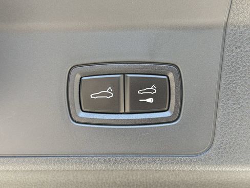 Used 2026 Porsche Panamera 4 E-Hybrid AWD/4WD image 9