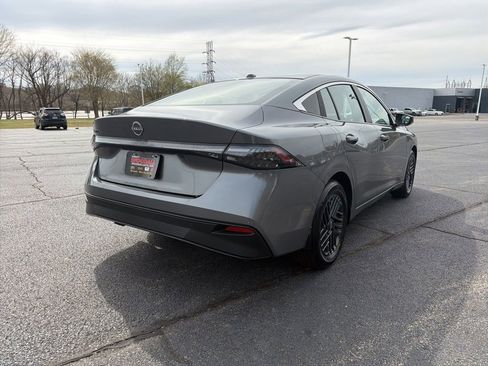 New 2026 Nissan Sentra SV w/ SV Convenience Package FWD image 5