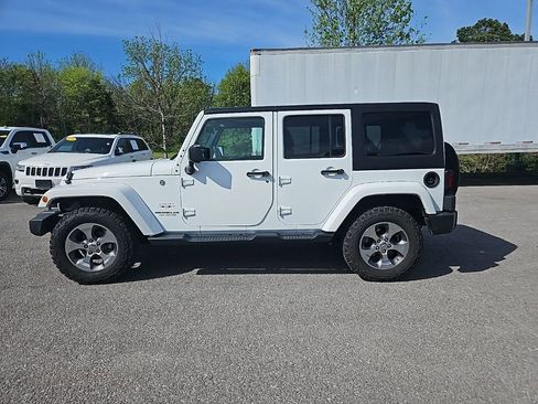 Used 2017 Jeep Wrangler Unlimited Sahara image 4