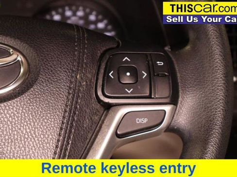 Used 2015 Toyota Sienna LE FWD image 17