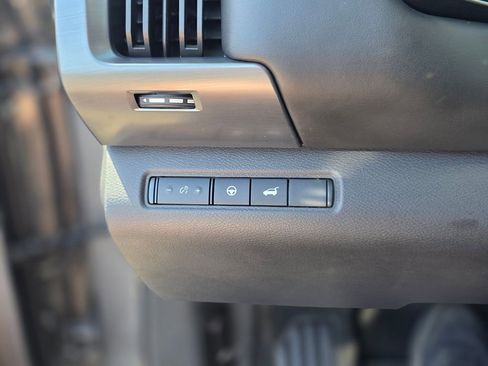 Used 2023 Nissan Pathfinder SL FWD image 36