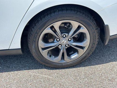 Used 2023 Honda Accord EX image 10