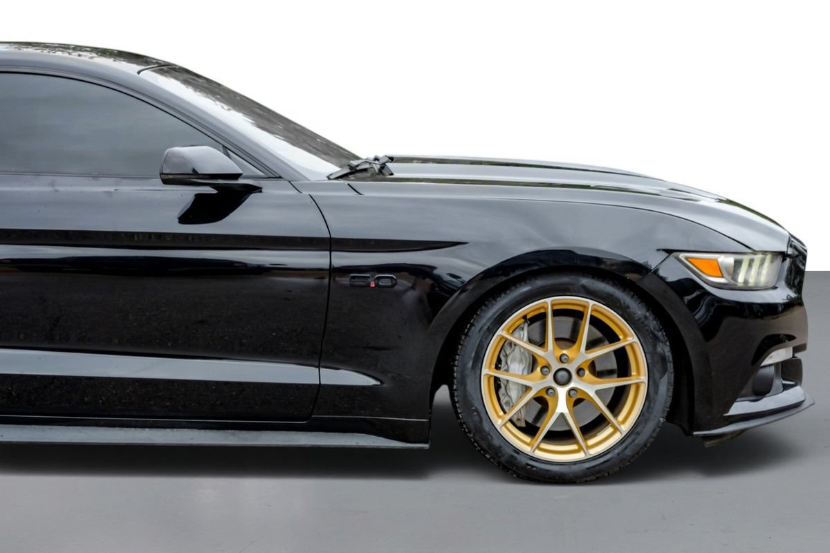 Used 2017 Ford Mustang GT Premium w/ Equipment Group 401A RWD image 7