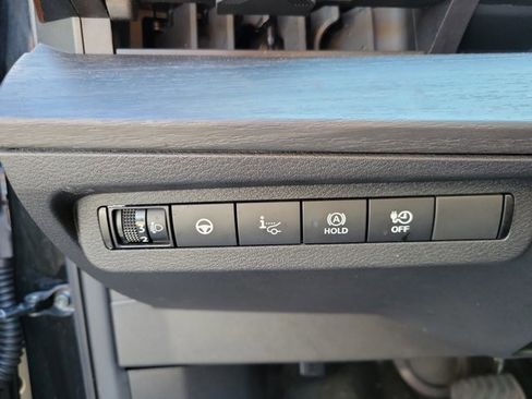 Used 2023 Nissan Ariya AWD image 21