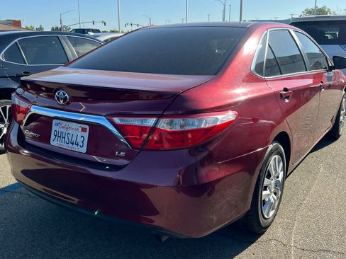 Used 2017 Toyota Camry LE FWD image 4