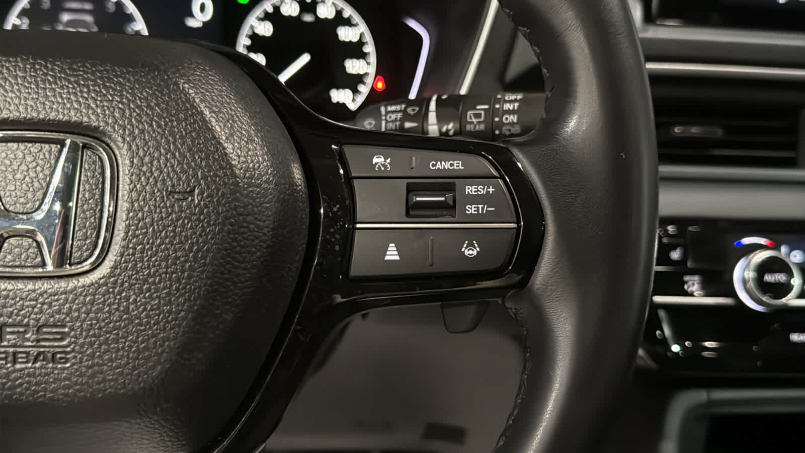 Used 2025 Honda Pilot EX-L image 13